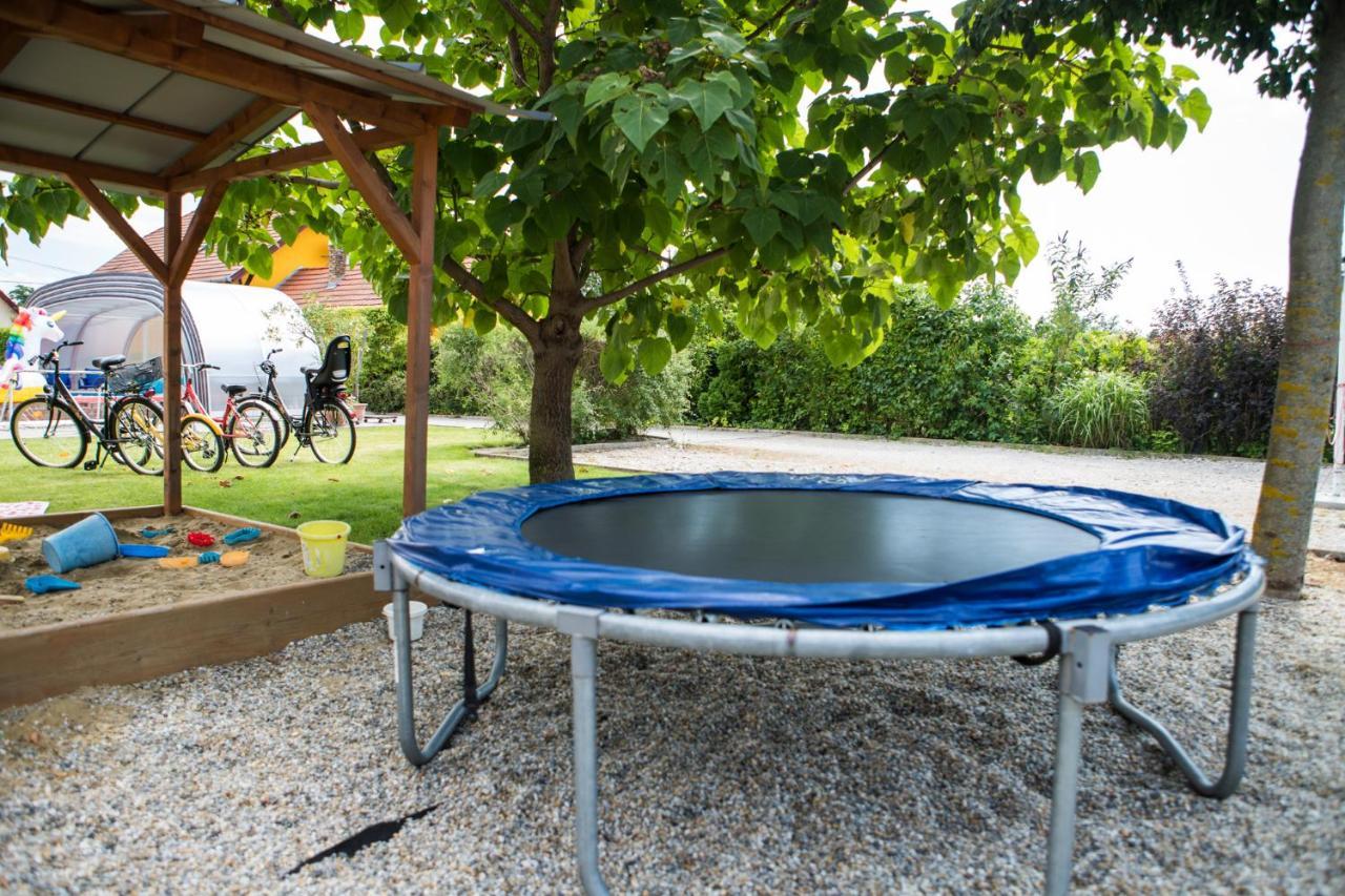 Pelso Panzio Bed & Breakfast Balatonmariafurdo Luaran gambar