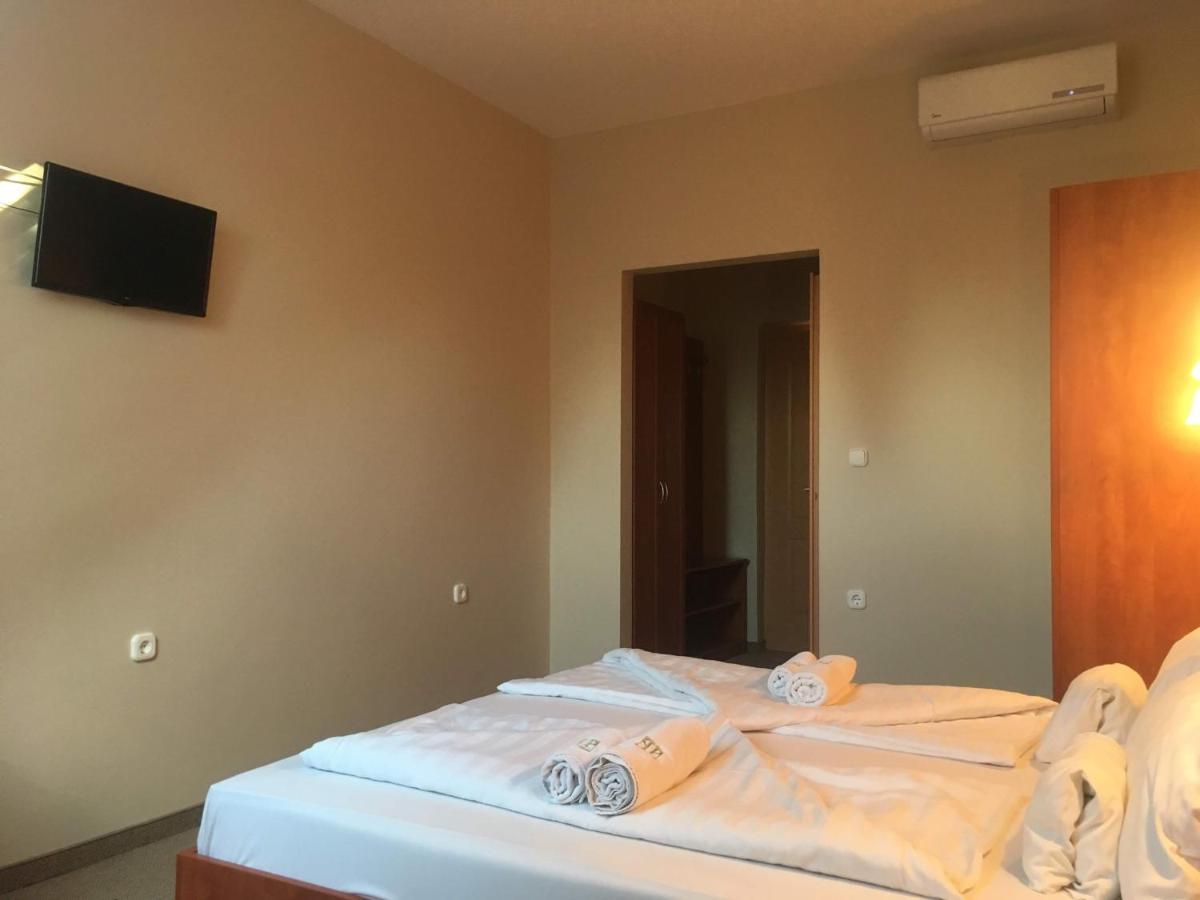 Pelso Panzio Bed & Breakfast Balatonmariafurdo Luaran gambar