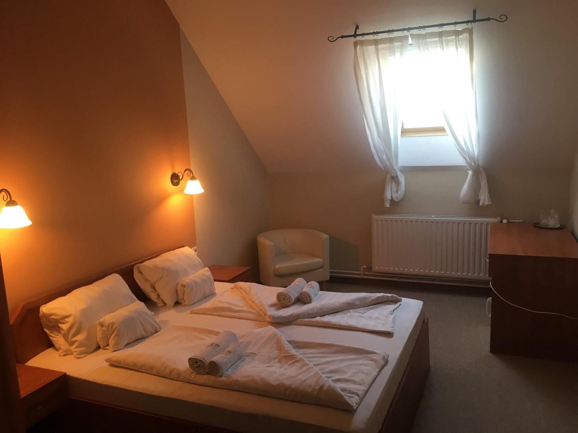 Pelso Panzio Bed & Breakfast Balatonmariafurdo Luaran gambar